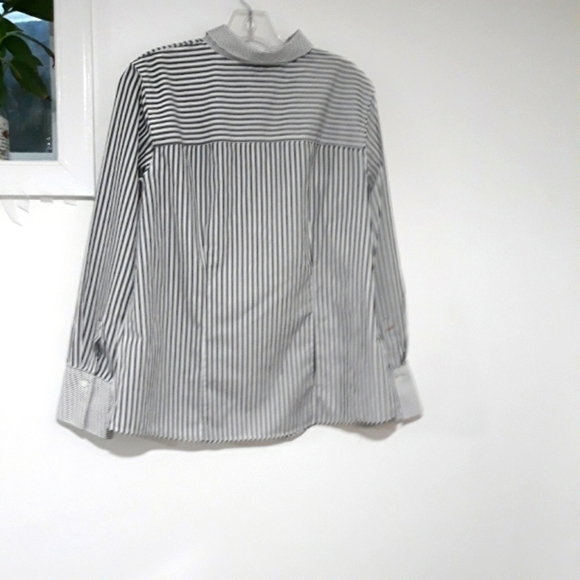 Chico's 100% cotton button down Long-Sleeve striped shirt size 2 or Large - Picture 5 of 10